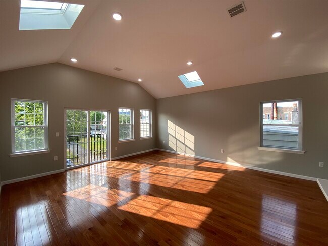 Building Photo - 176 Avenue F