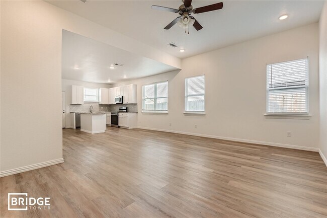 Building Photo - 5501 Wynwood Dr
