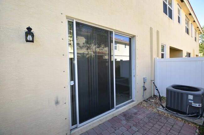 Building Photo - 9661 Sw Purple Martin Way