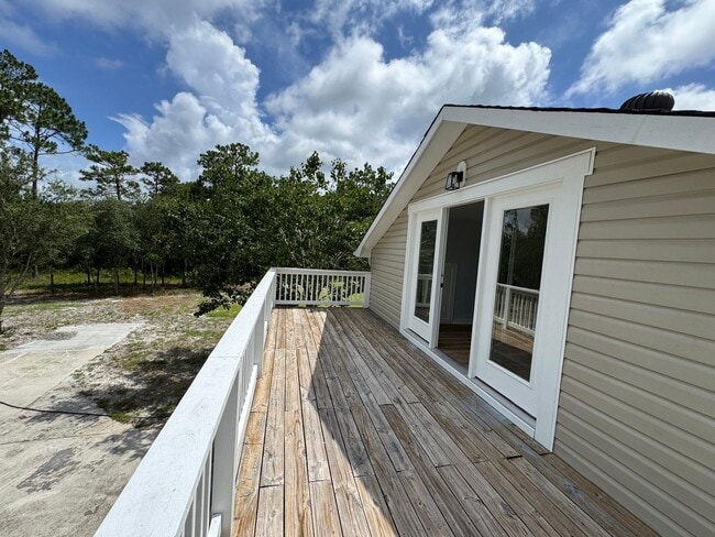 Building Photo - A must see country home 15 minutes to the ...