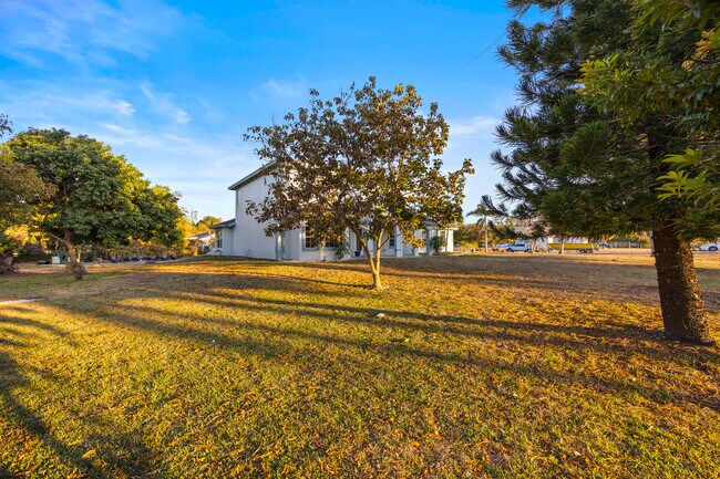 Building Photo - 6934 Grapeview Blvd