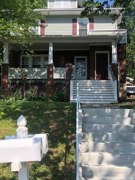 Building Photo - 1330 Belleview Ave SE