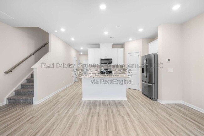 Building Photo - 3670 Backwater St