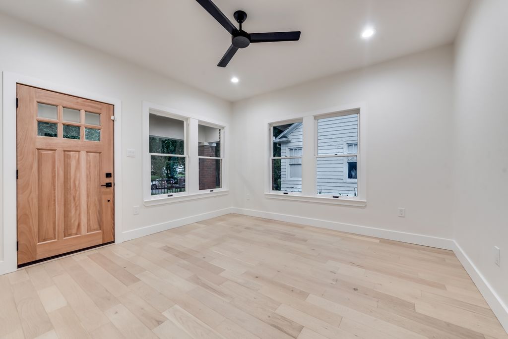 Building Photo - 5406 Vanderbilt Ave