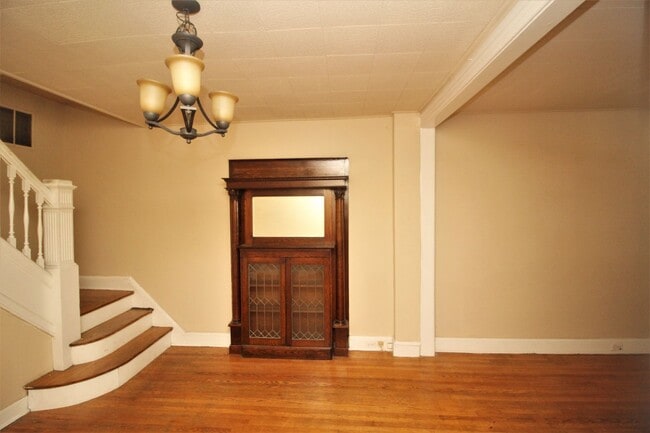 Building Photo - Updated 3bd/2ba Hampden Rowhome w/ CAC, W/...