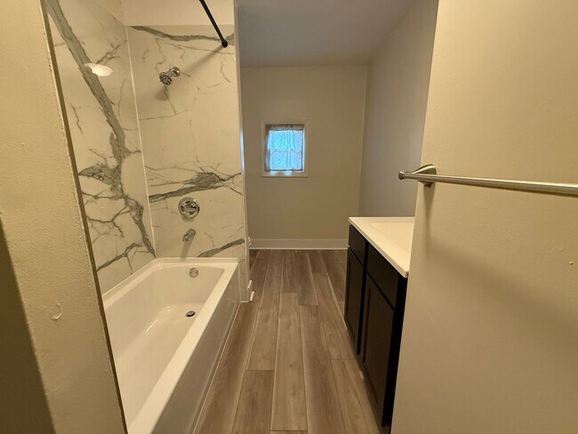 Building Photo - 145 Plymouth St