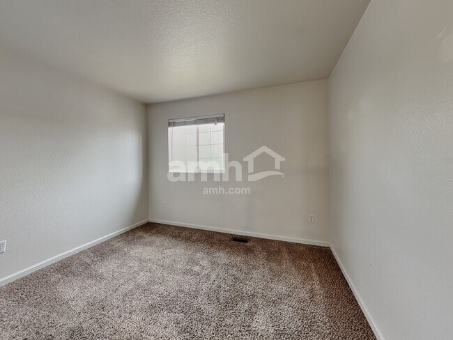 Building Photo - 123 Pelican Ave