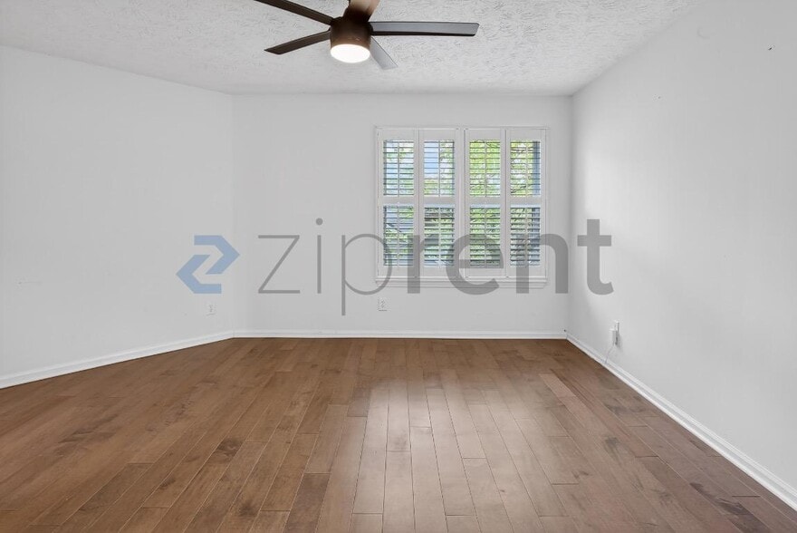 Building Photo - Unit 484