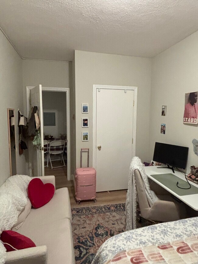 Building Photo - 111 Norway St