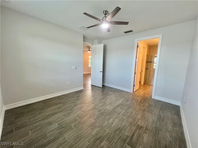 Building Photo - 1233 Enbrook Lp