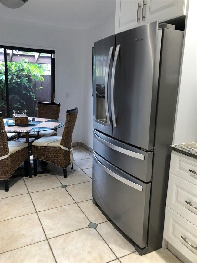 Building Photo - 1422 Amanda St