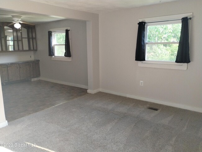 Building Photo - 844 Burden Lake Rd