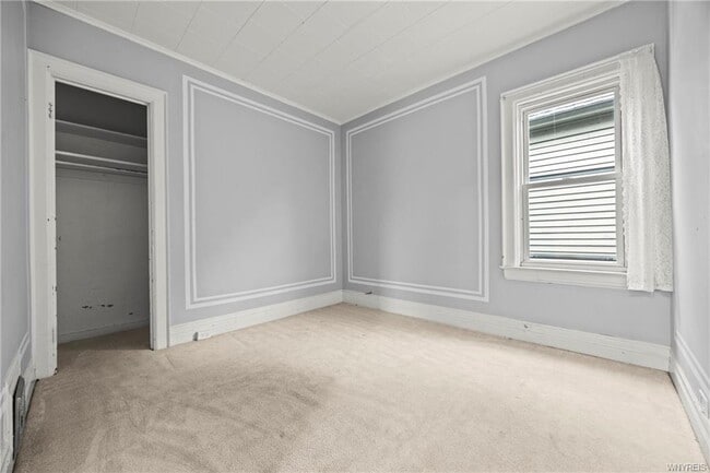 Building Photo - 411 Breckenridge St