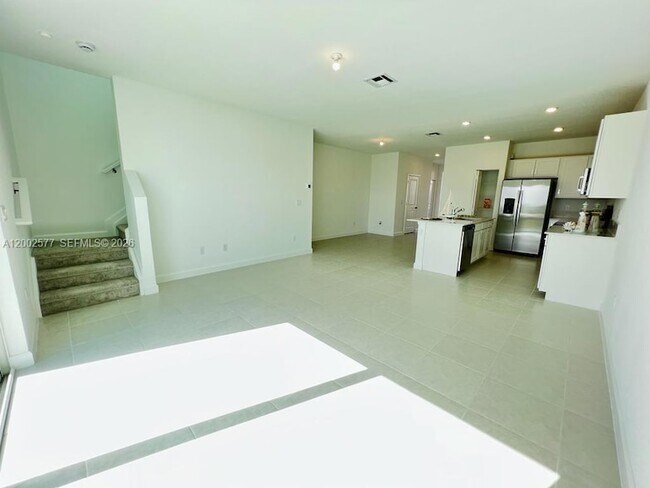 Building Photo - 212 SE Woodbark St