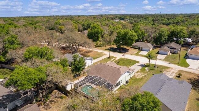 Building Photo - 40045 Palm St