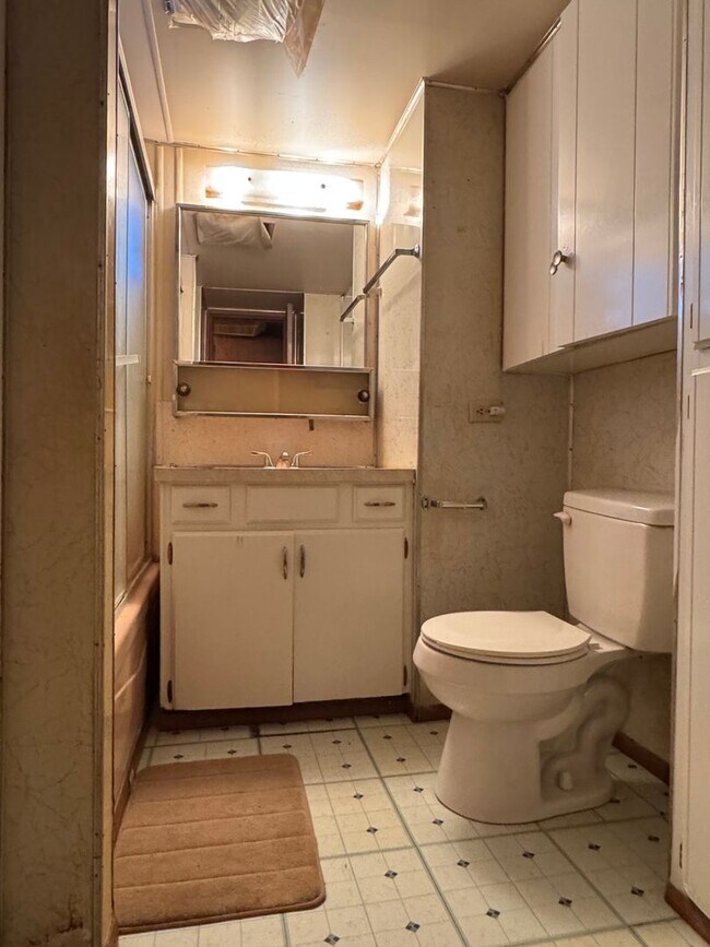 Building Photo - Home by Rotary Park!