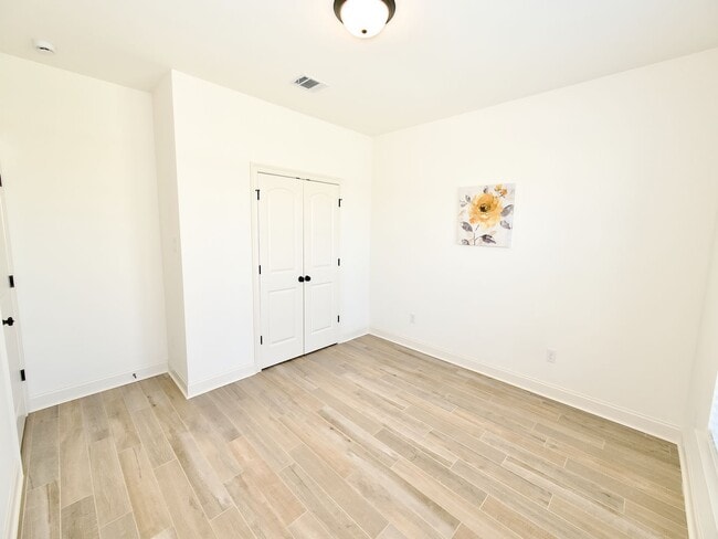 Building Photo - Gorgeous property in the highly sought aft...