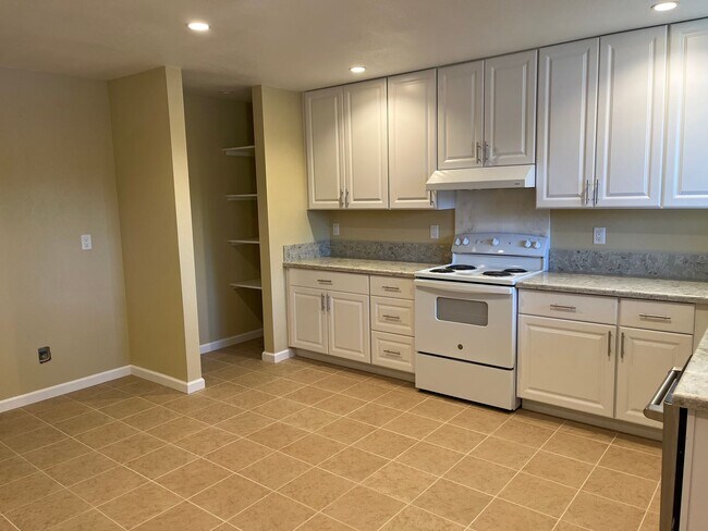 Building Photo - 691 Welburn Ave