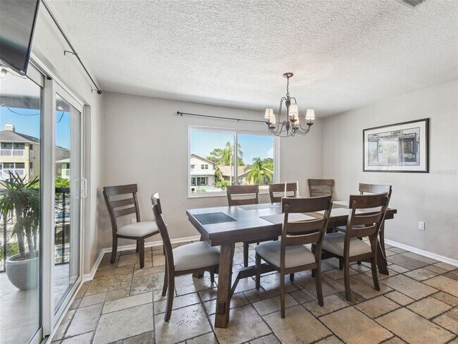 Building Photo - 6241 Bayside Dr