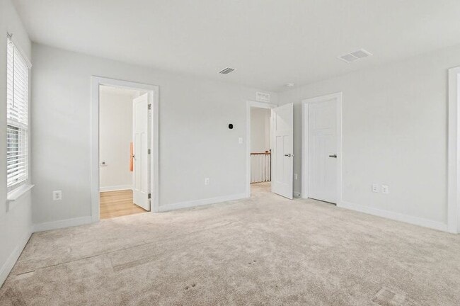 Building Photo - 484 Bridgepoint Dr