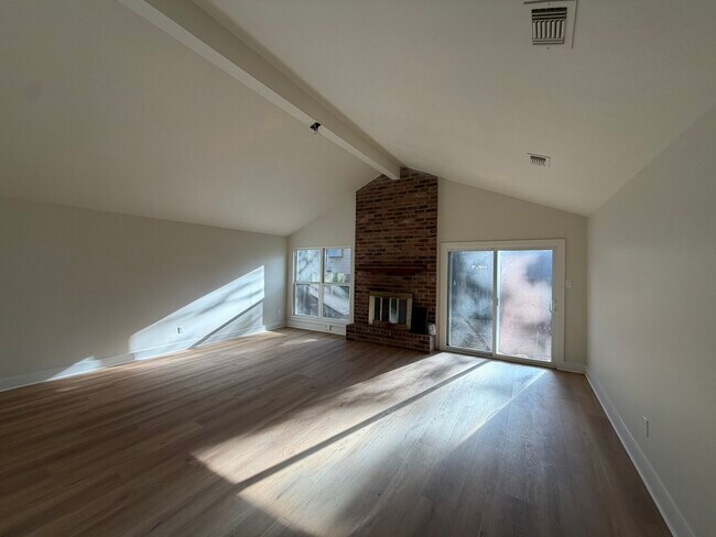 Building Photo - 70 Brookflower Rd