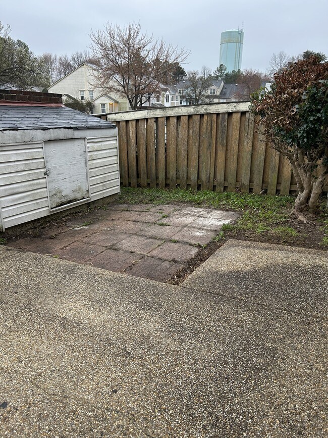 Building Photo - 46354 Columbus Dr