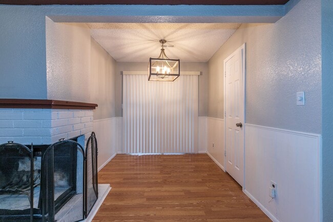 Building Photo - 2 Bed | 1.5 Bath East Tulsa with Spacious Back yard!
