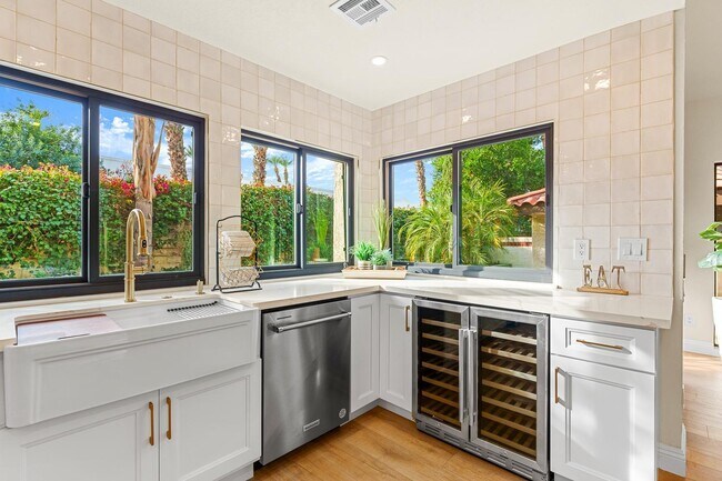 Building Photo - 44350 Michigan Ct