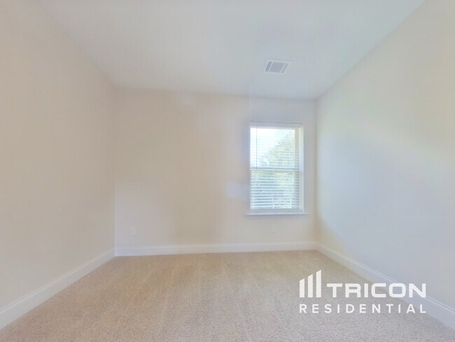 Building Photo - 446 Cantrell Dr