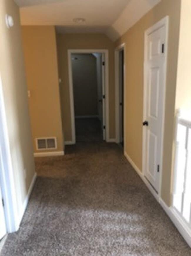 Building Photo - Renovated 4 Bedroom 2.5 Bath Home for Rent!