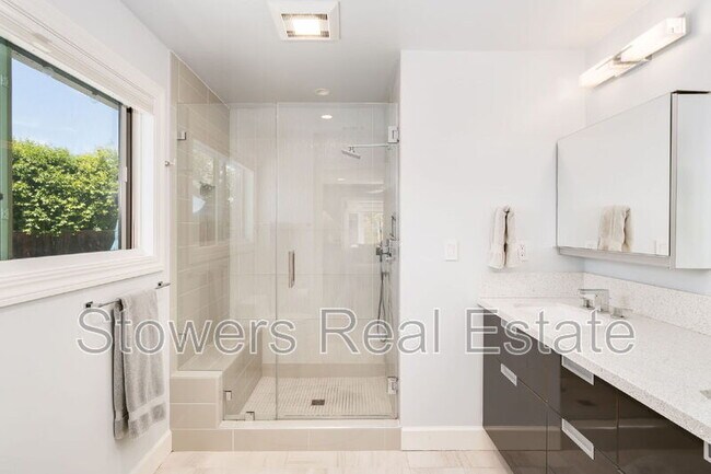 Building Photo - 714 Glenside Cir