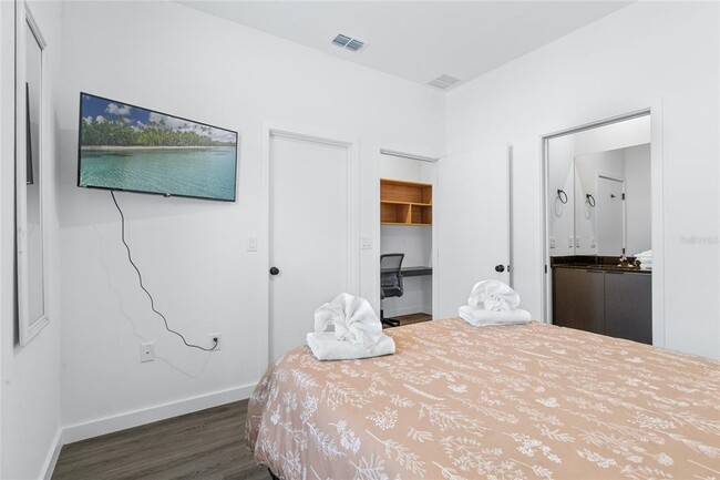 Building Photo - 8779 Zen Dr