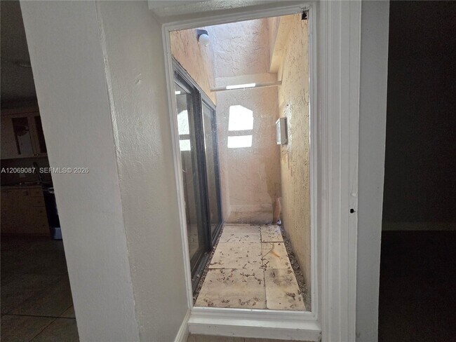 Building Photo - 12025 S Las Palmas Dr