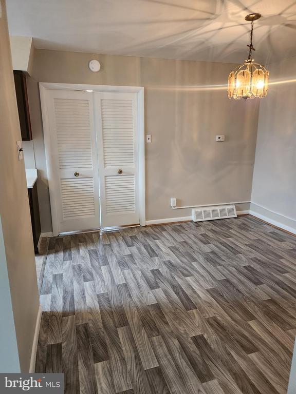 Building Photo - 6651 Claridge St