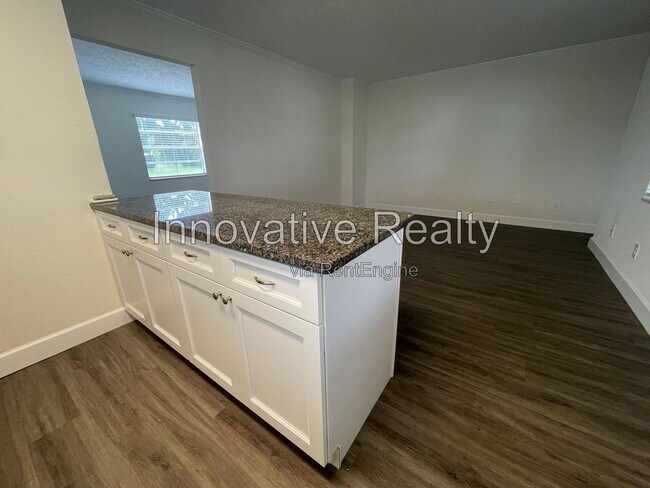 Building Photo - 5226 Davisson Ave