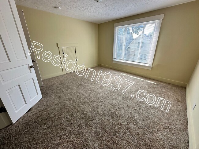 Building Photo - 2 Bed 2 Bath home