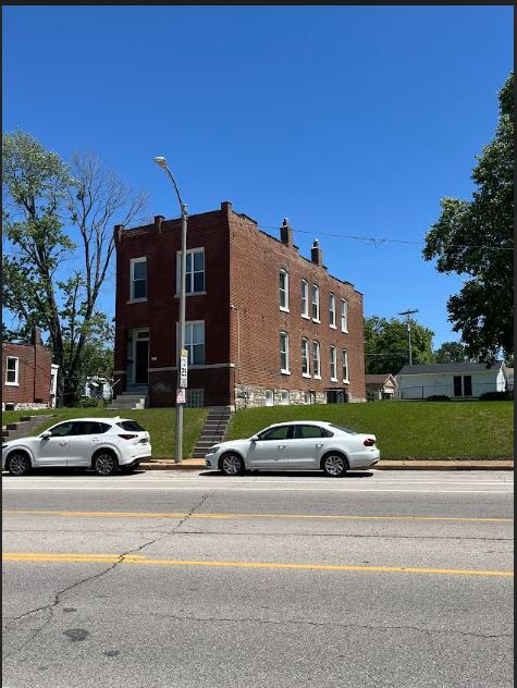 Sits On A Double Lot - 5222 Morganford Rd