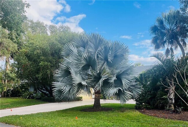 Building Photo - 8 Kingston Ct