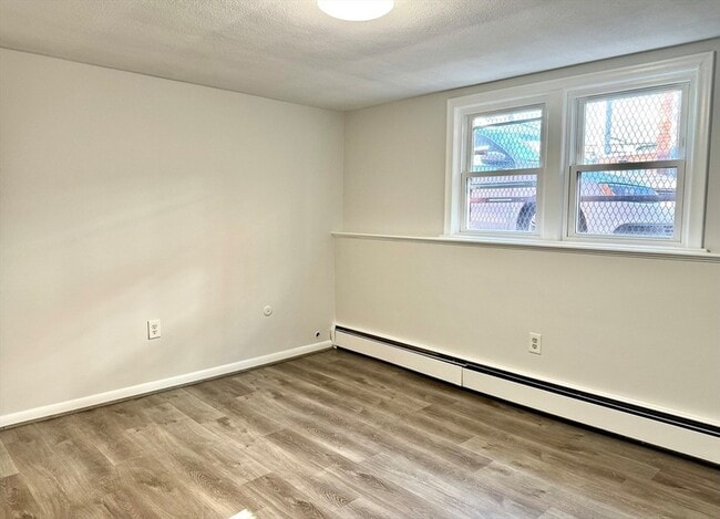 Building Photo - 206 High St