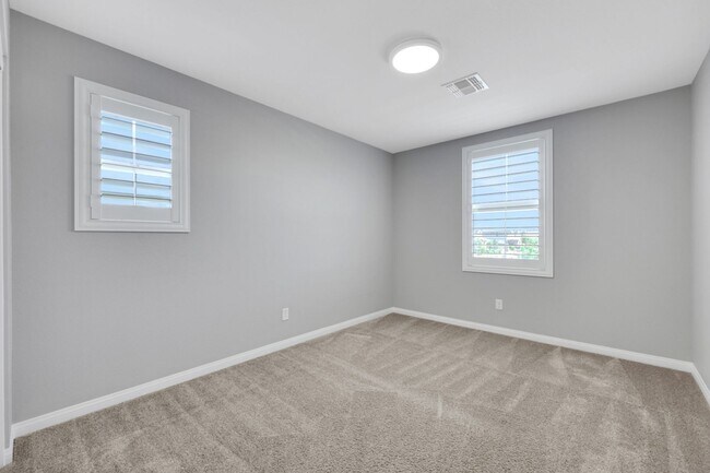 Building Photo - Gorgeous 3 bedroom Inspirada home