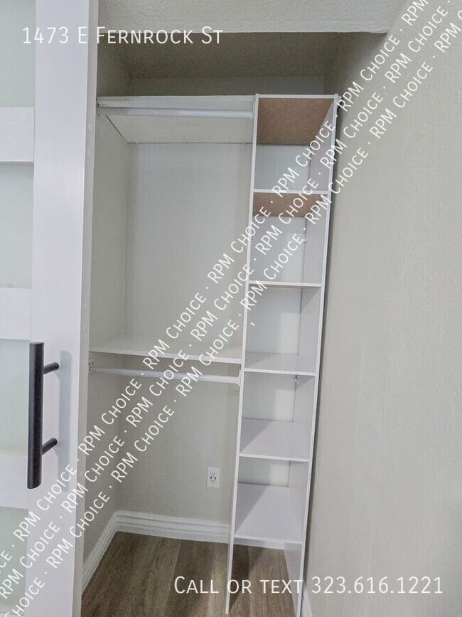 Building Photo - 1473 E Fernrock St