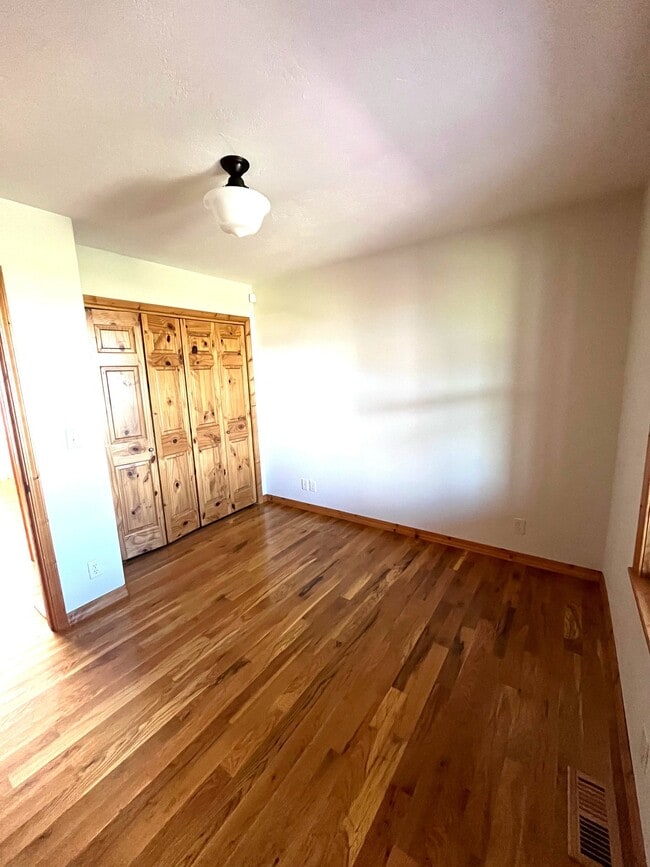 Building Photo - 211 Hoback Dr