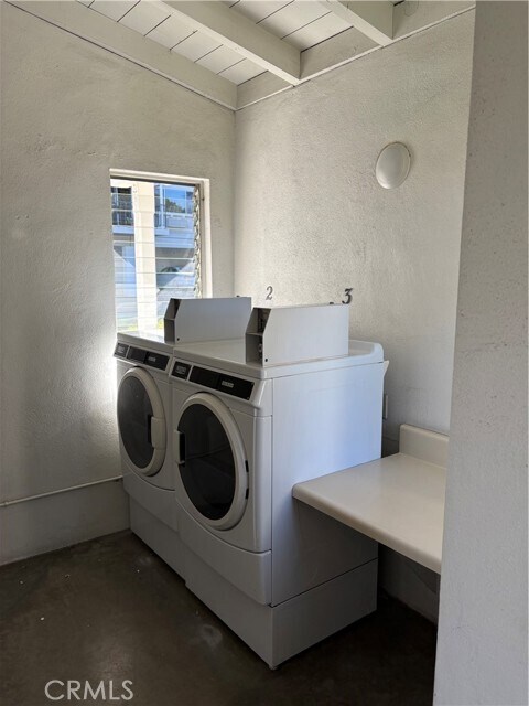 Building Photo - 2280 Via Mariposa W