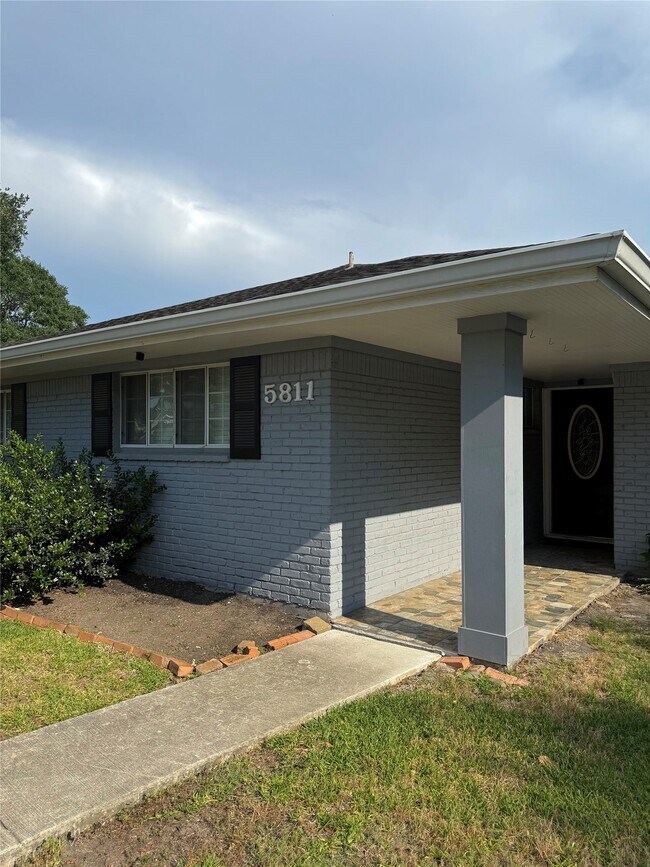 Building Photo - 5811 McKnight St