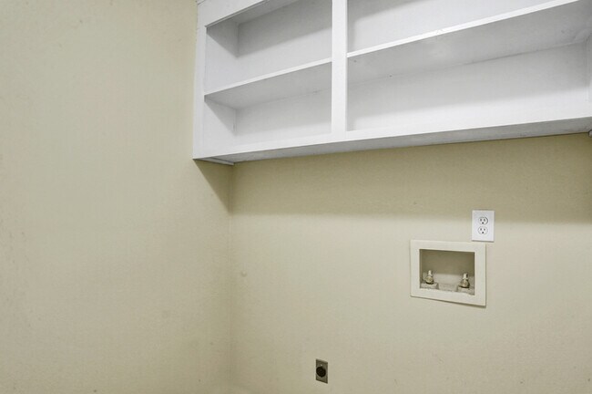 Building Photo - Beautiful Home for Lease!