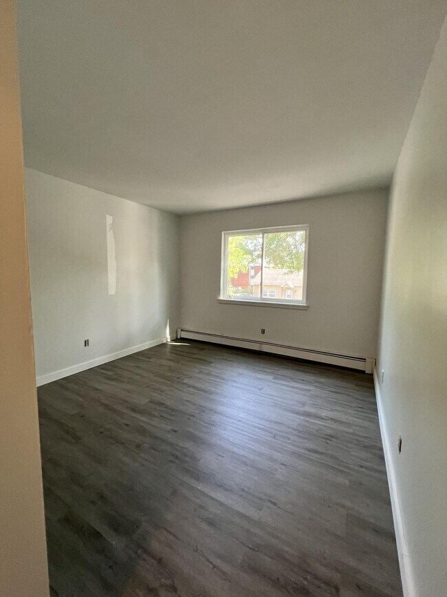 Building Photo - 255 Elmwood Ave