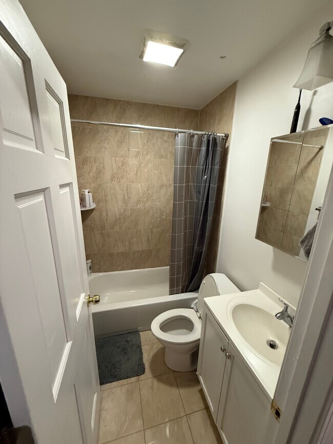 Building Photo - 115 Salem St