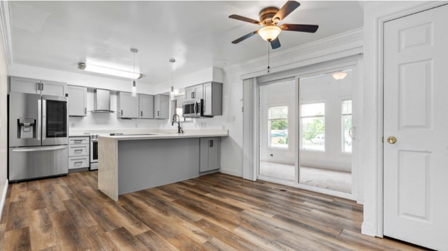 Building Photo - 3893 W Rancho Vista Ln