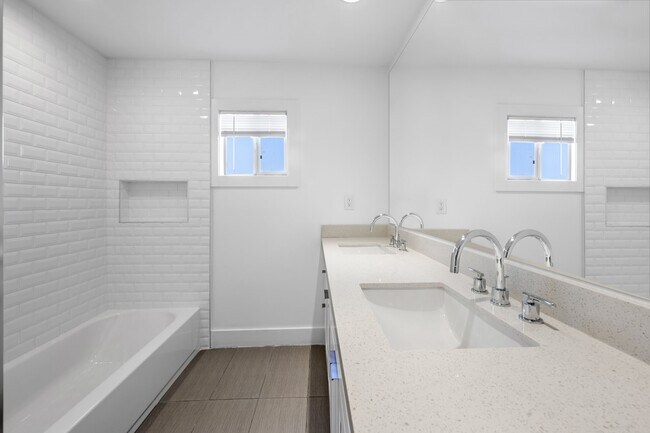 Building Photo - 234 Westheimer Rd