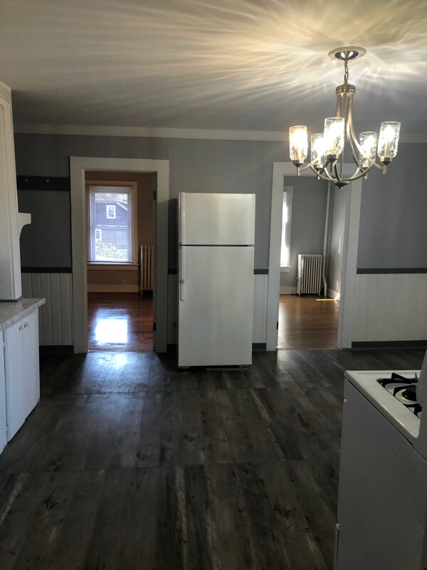 Building Photo - 12 Arch St